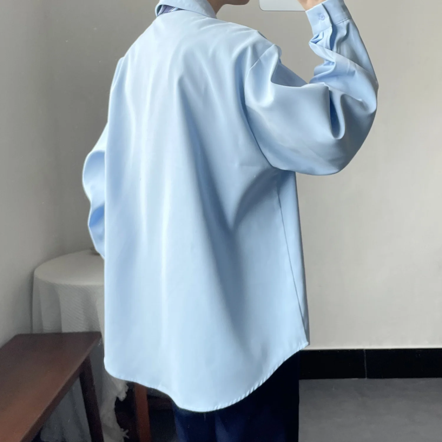 カジュアルルーズ DK制服風長袖シャツ：キャンパスおしゃれ大学の学生向けファッション選定に役立つアイテム