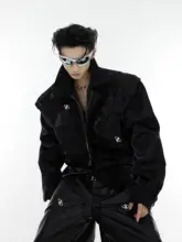 独特なデザインのショートジャケット【流動感のあるドレープ・メタルディテール・男性用】