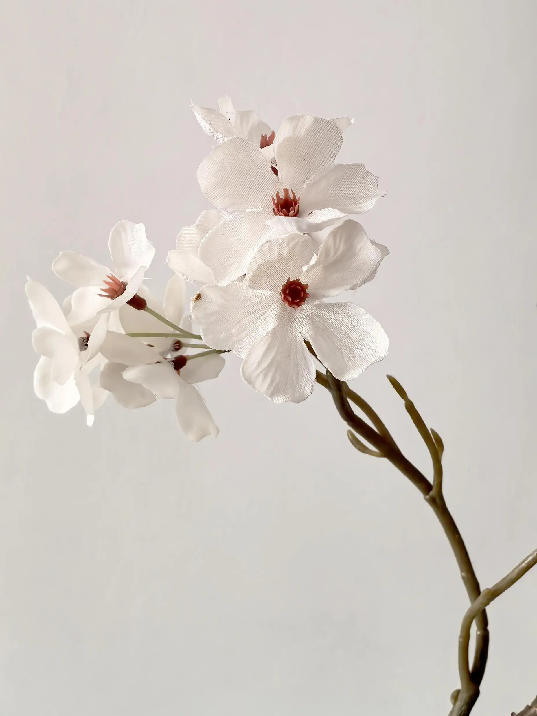 長枝小梨花の造花：フローリッシ ュと花留め代用の実用性を検証