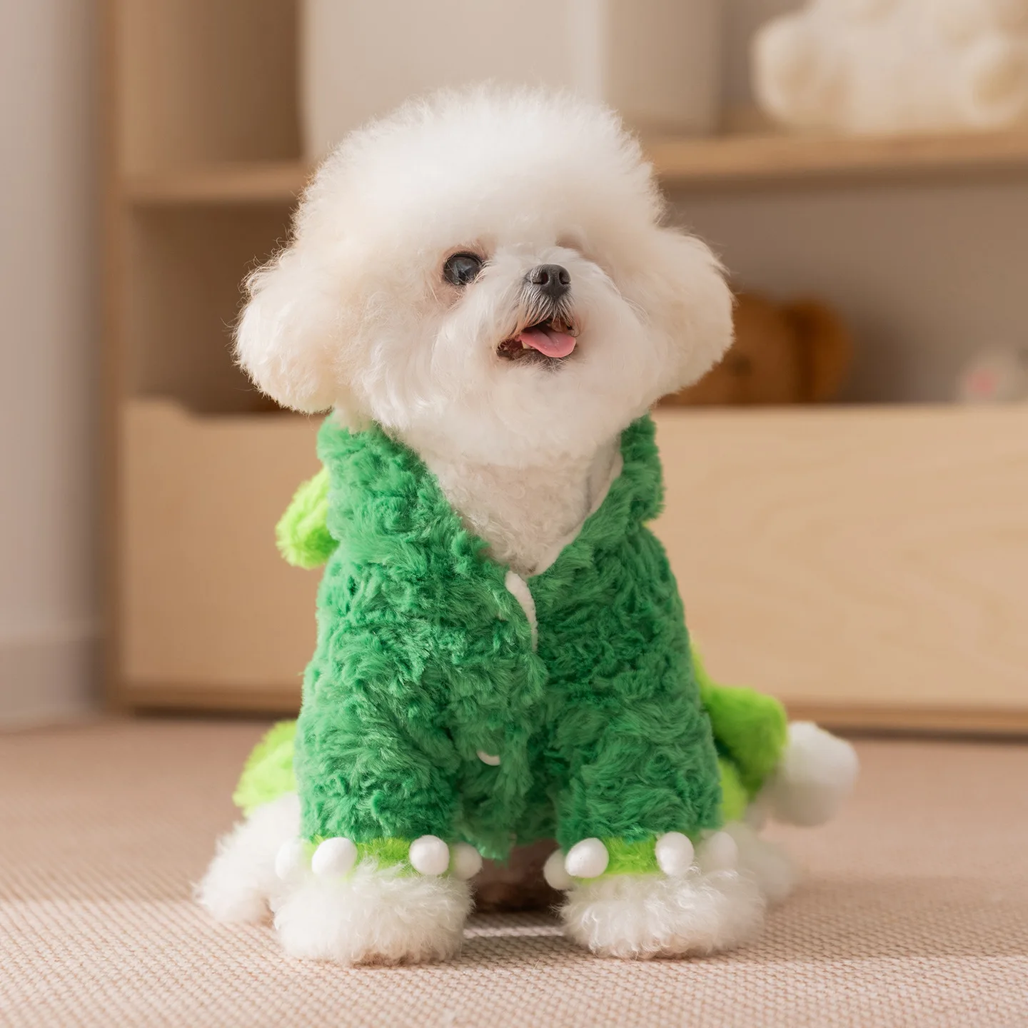 恐竜変身デザインの犬用衣服：小型犬向け二足タイプの実用性とサイズ選定ガイド