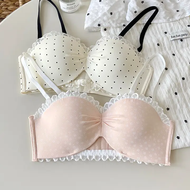 シームレスブラ【小胸向け・サイド収束・花柄・甘かわいいデザイン】