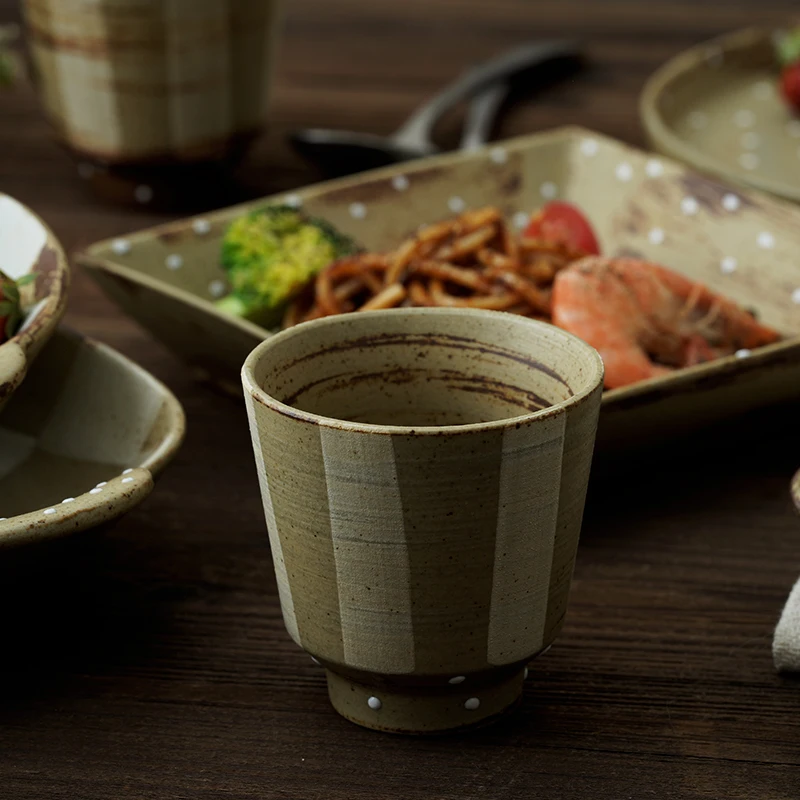 ファミキャンで食器を選び直す！レトロな食器が家族の笑顔を創る理由は？