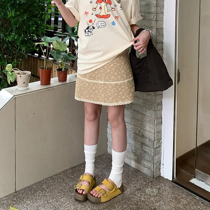 レース切り替えフラワープリントミニスカート【春夏秋用・ハイウエスト・Aライン・カーキ】
