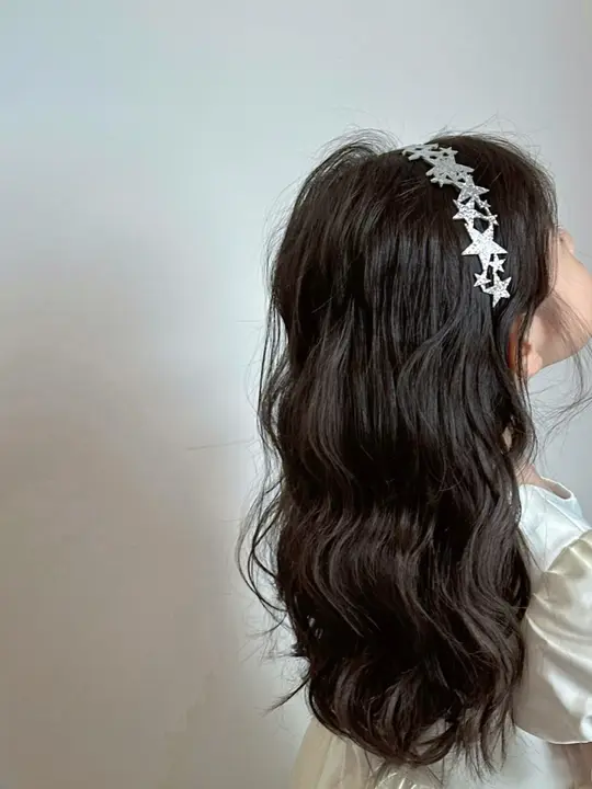 細かい輝きの星柄子供用ヘアバンド【高級感あるデザイン・圧迫感のないタイプ・女の子用】