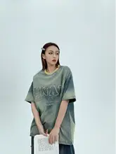 ビンテージ風刺繍デザインのデニムTシャツ【夏用・ルーズフィット・女性用・短袖】