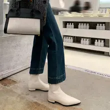 シンプルデザイン ポインテッドトゥフラットブーツ【女性用・秋冬向け・ストレッチ素材】