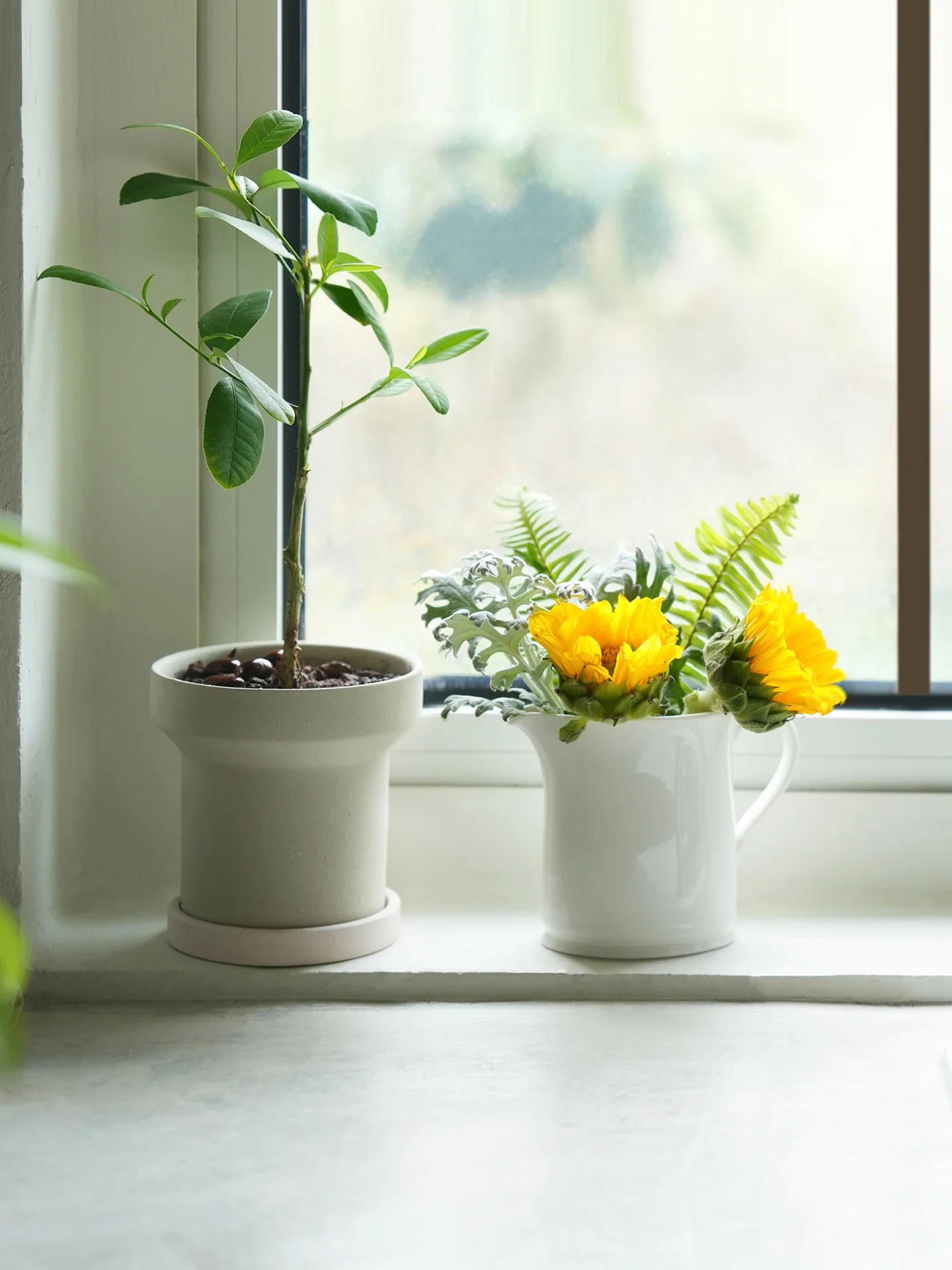 持ち手付き陶器製箸立て：キッチン用シンプルデザインで花瓶としても活用可能