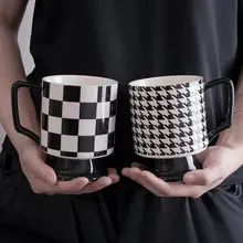 ヴィンテージアート感のマグカップ【高級感あふれる陶器・多用途・コーヒー・ミルク用】