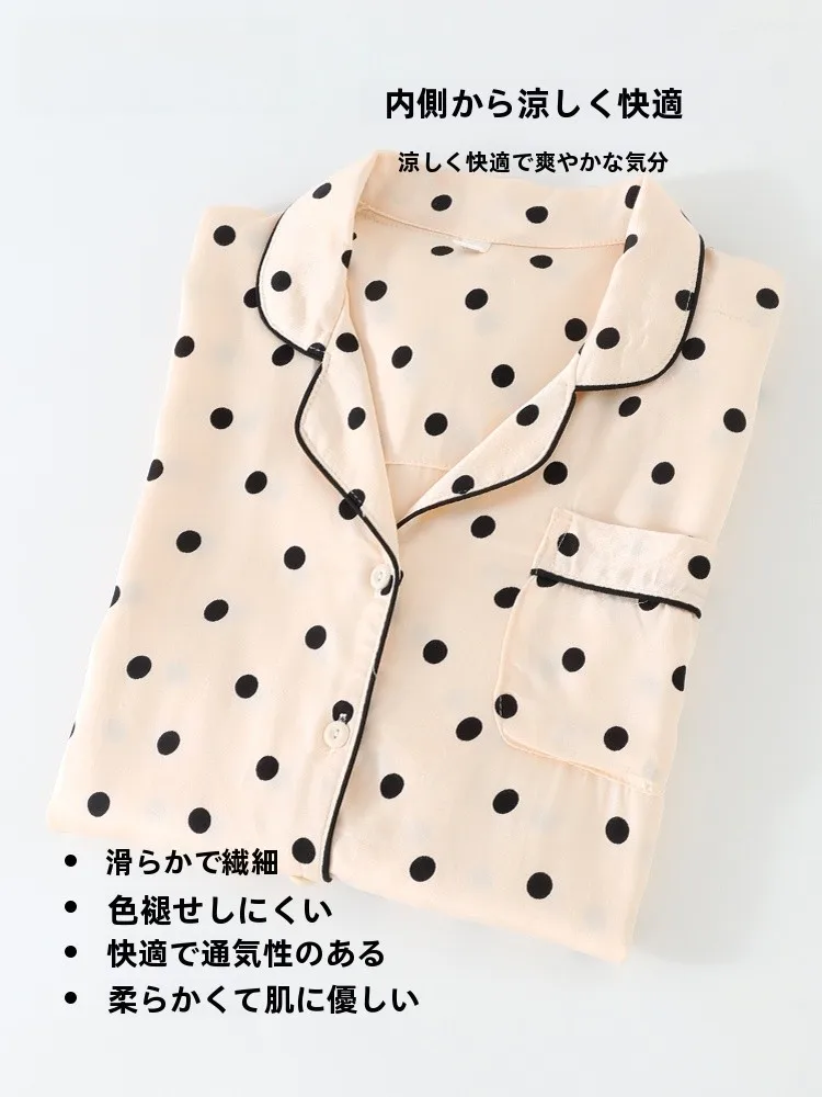 ドット柄のサテンナイトドレスを選ぶべきタイミングは？
