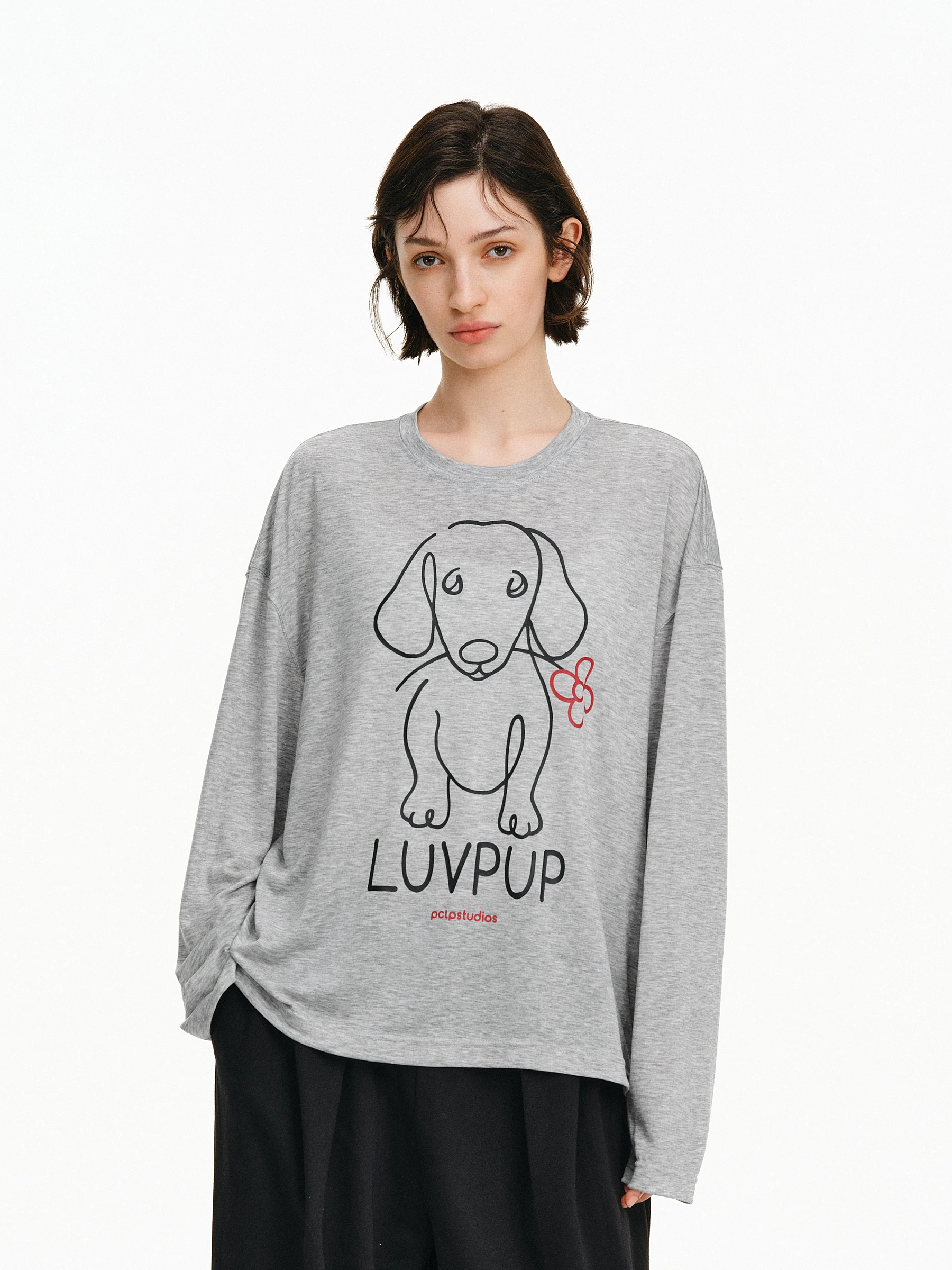 犬のデザイン長袖Tシャツ：PCLPブランドの春夏向け通気性スタイル