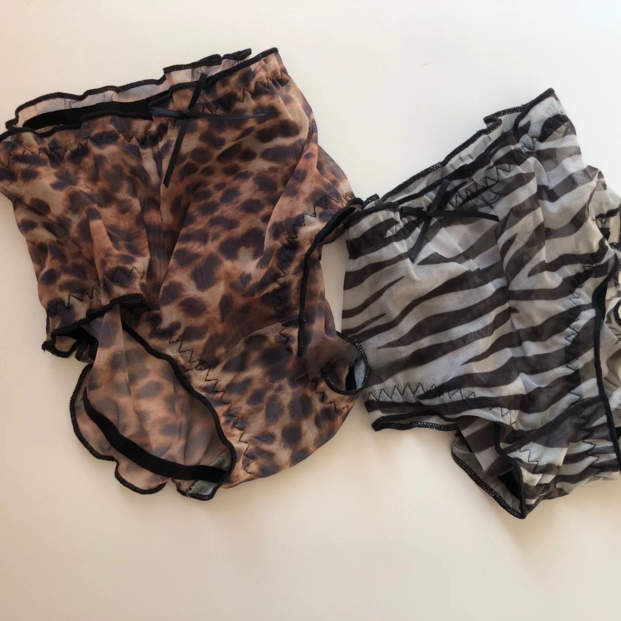 透け感のあるレディース三角パンツ：豹柄中腰デザインの通気性と柔らかさを実現
