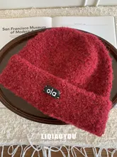 冬季新年用 ニットキャップ【赤・女性用・保温・刺繍デザイン】