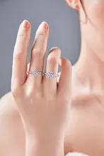 18Kゴールドモアッサナイトリング【ハート型・雪の結晶デザイン・女性用・六爪】