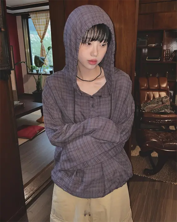 クラシックチェック柄のフード付き薄手カジュアルシャツ【長袖・スリムフィット】