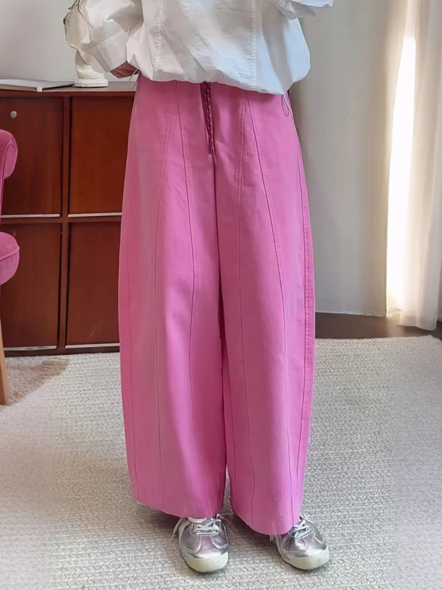 ピンク テーパード パンツ どう選ぶ？感・梨型体型向けのローズピンクハーレンパンツが解決する通勤の悩み