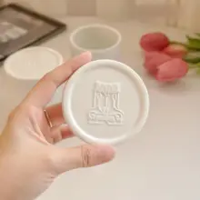 マット仕上げの浮彫りデザイン 陶器製小物入れ【蓋付き・キャンドルカップ・アロマ用】