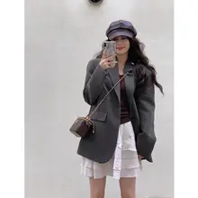 灰色の女性用ジャケット【春秋向け・ゆったりしたシルエット・クラス感あるデザイン】