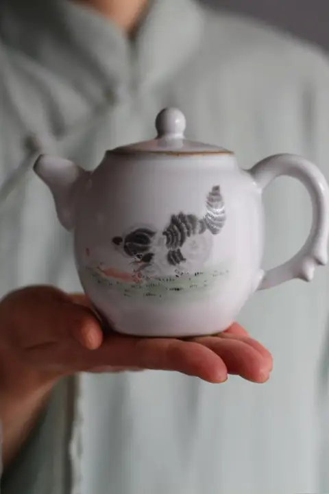 手描き猫デザインの汝窯茶壺【景徳鎮製・レトロ中華・一人用】