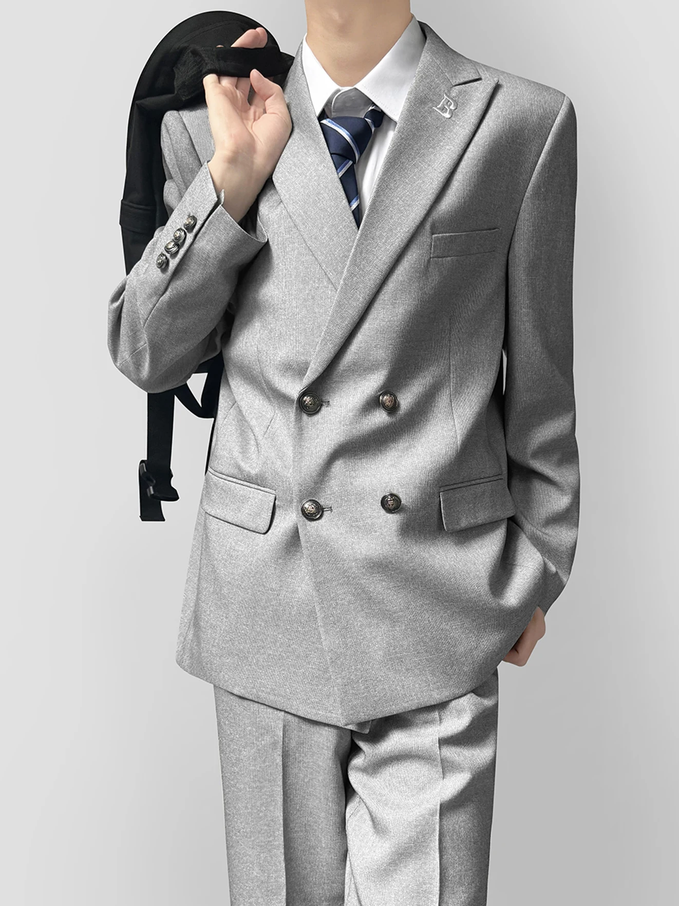 中古制服を買うなら、この1着が本当に「通学にぴったり」？