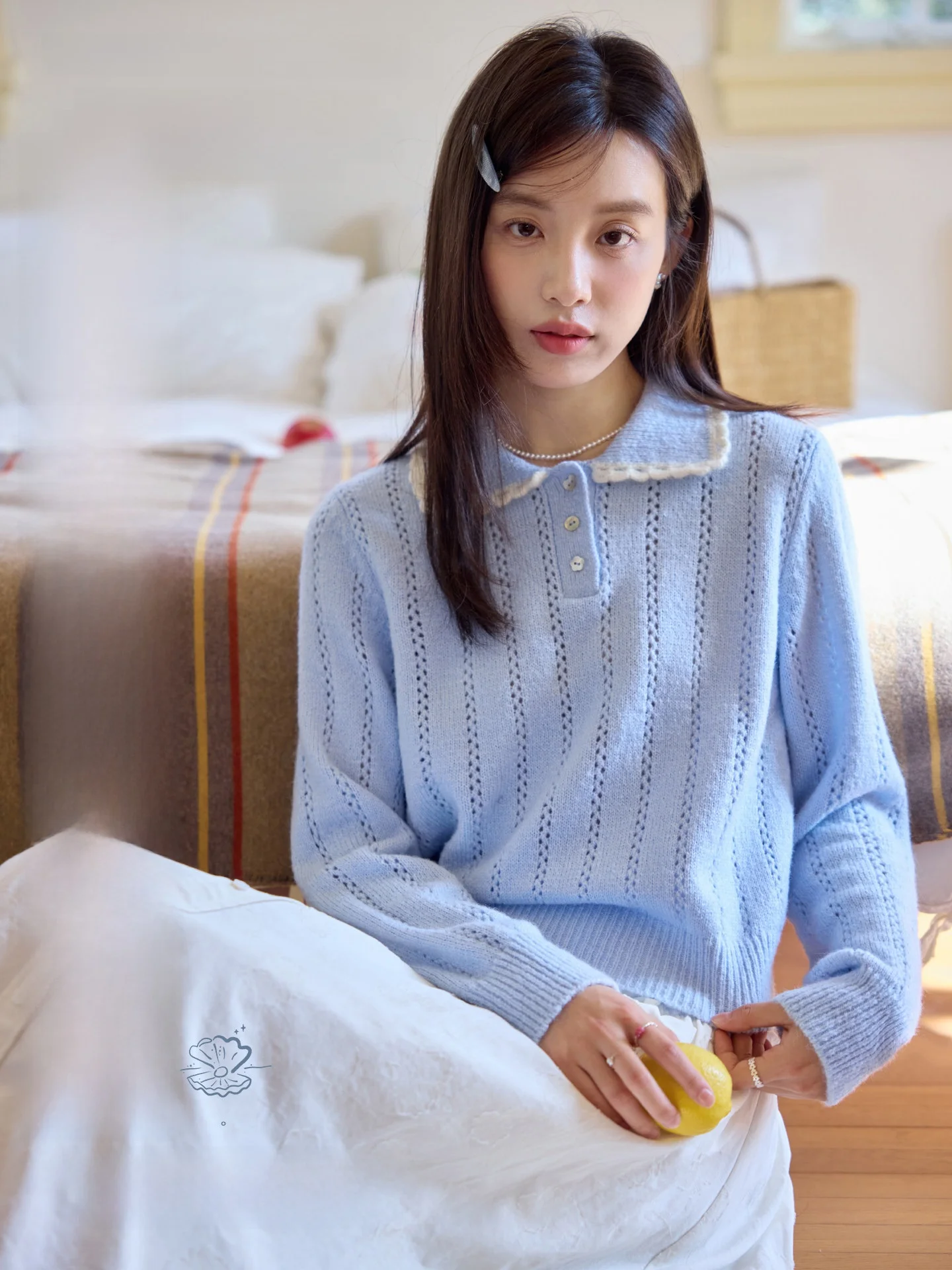 スパンコールニットは軽いですか？透かし編みのポロネックニットが冬の通勤に与えるリアルな変化とは