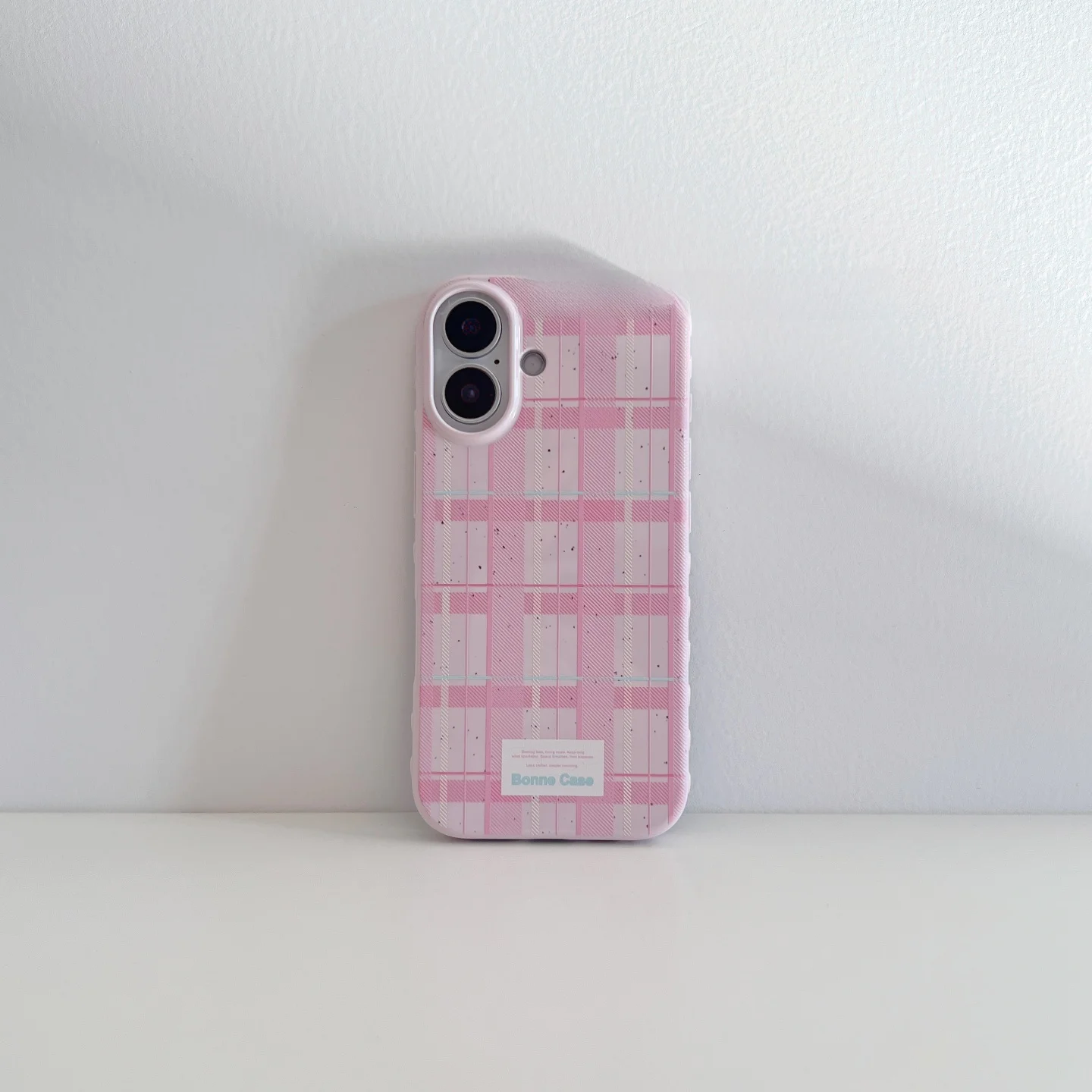 スマホカバー チェキ：水彩風ピンクチェックソフトケースの保護性能と実用性