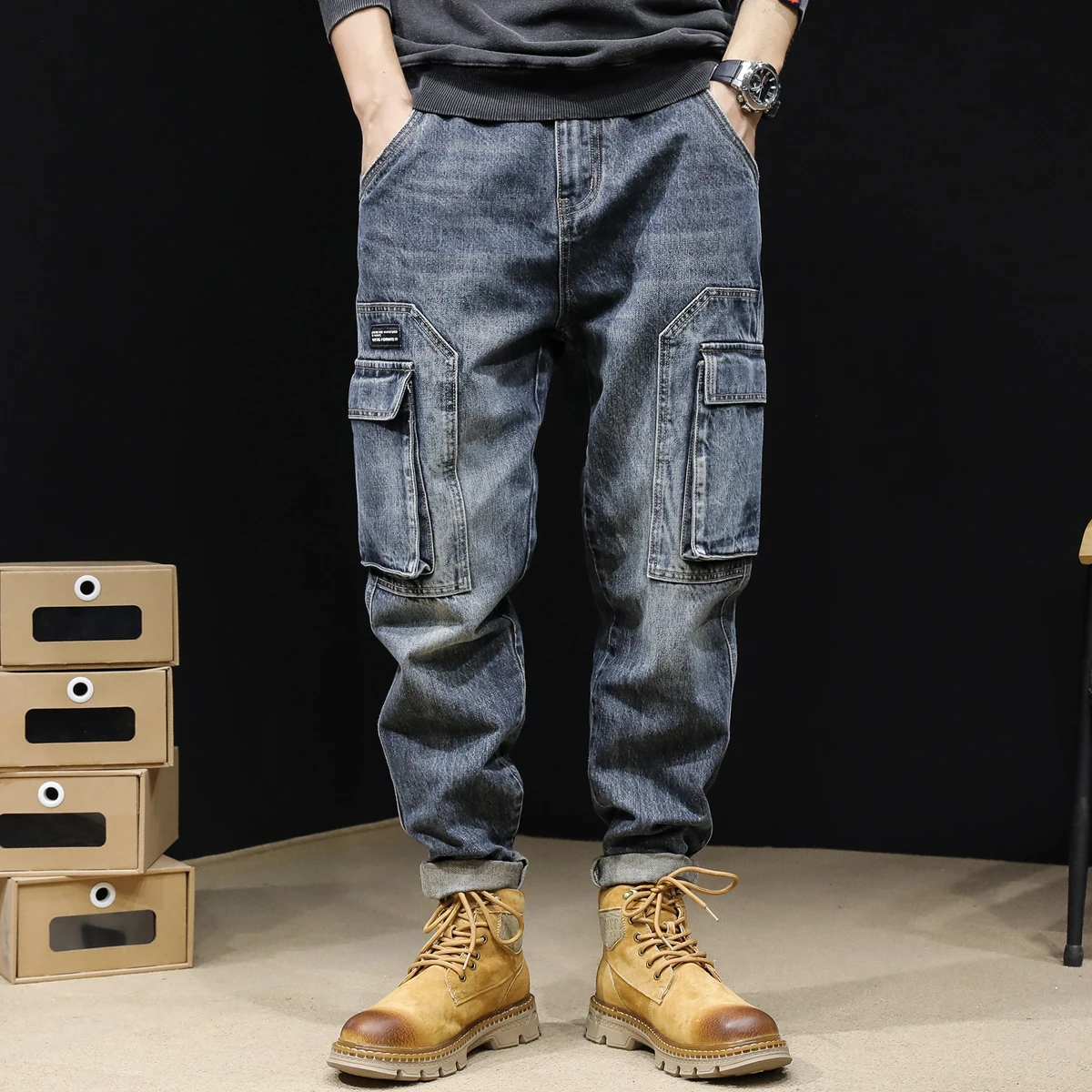 春秋トレンドブランド ジーンズ  男性ルーズストレート カーゴパンツ：水洗加工で自然なシルエットを実現