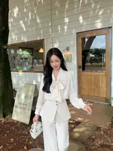 春季向けの女性用フランス風通勤スタイルシャツとワイドパンツ【小柄対応・エレガント】（セットアップ対応）