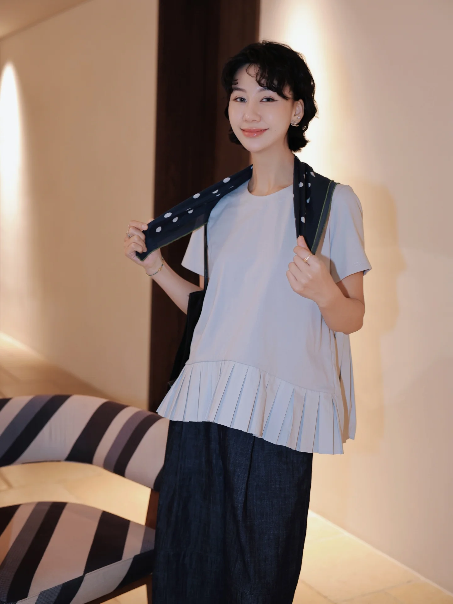 2026年、モダンでスタイリッシュな夏の1着は「ノスタルジックなフラワー柄のニットTシャツ」を選ぶべき？
