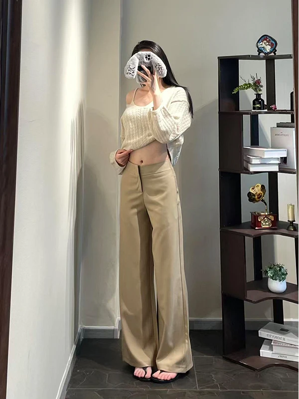 テーパードアンクルパンツは、本当に通勤に合うのか？