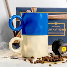 クラインブルーの陶器製コーヒーマグカップ【手作り・モダンデザイン】