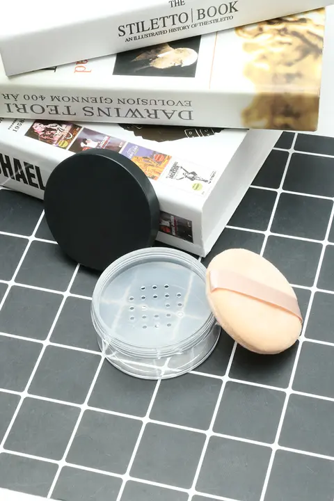 携帯用ルースパウダー容器【化粧用・パフ付き・おしゃれデザイン】