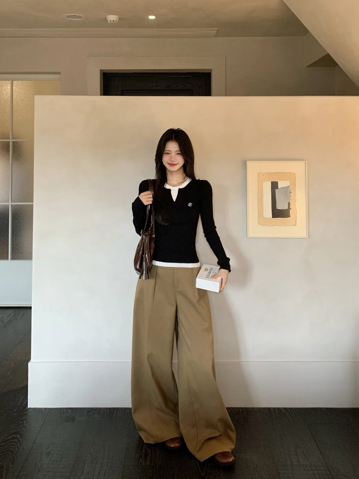 テーパードパンツ ブラウン おすすめ4選：どんな感じ？着用シーンや価格比較も徹底解説