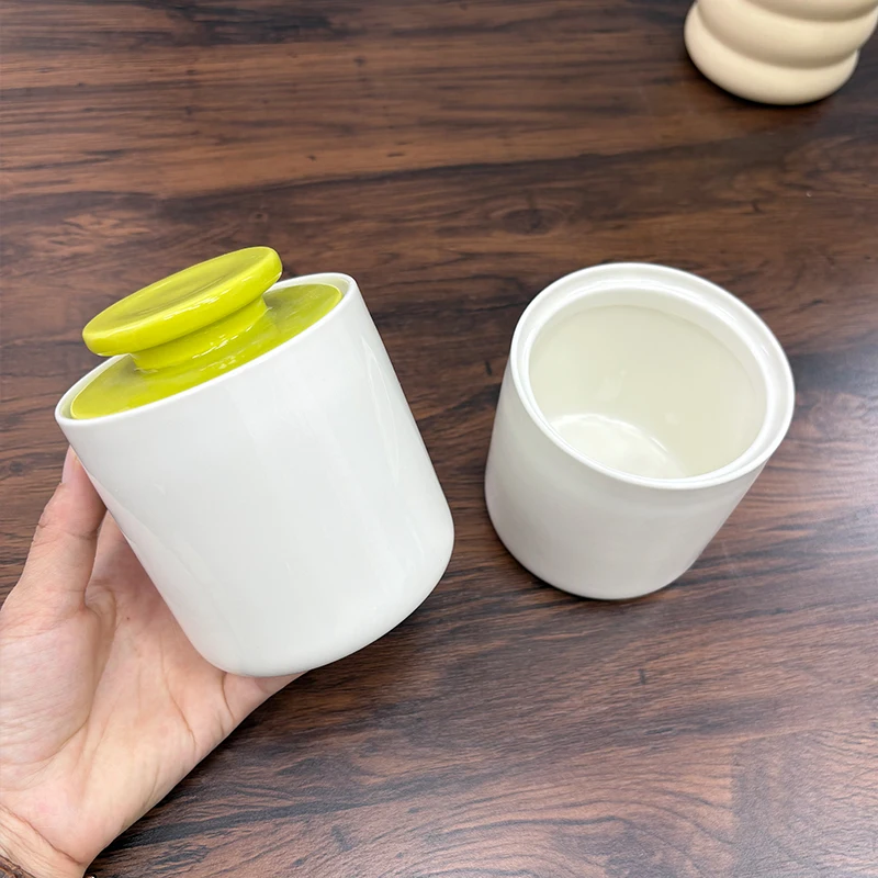 白色陶製スープボウルカバー付き一人用中華風高形状容器の実用性と保存性能