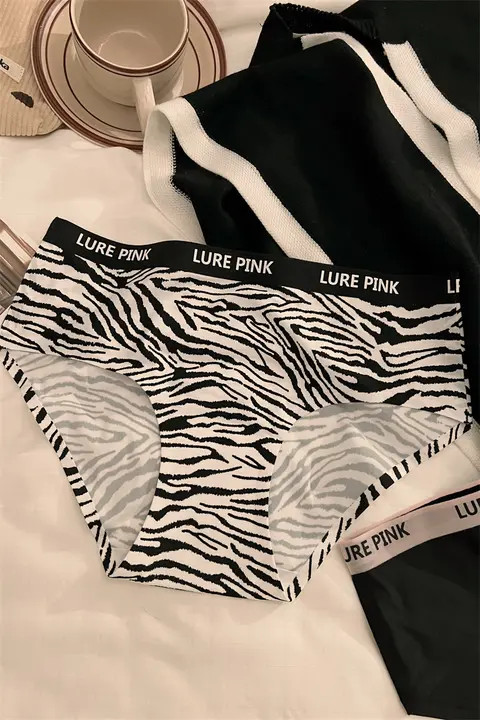 無痕アイスシルク女性用パンティ【コットン混・抗菌・中腰・スポーツ対応・ヒップアップ・三角形】