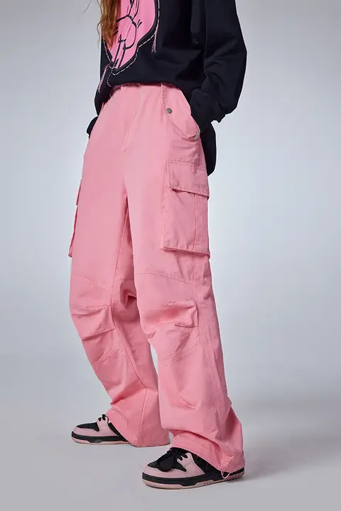 ピンクの立体ポケット付きカーゴパンツ【秋用・カップル向け・ストレート・ルーズフィット】