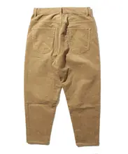 スリムシルエットのコーデュロイパンツ【合わせやすい・脚を美しく見せる】