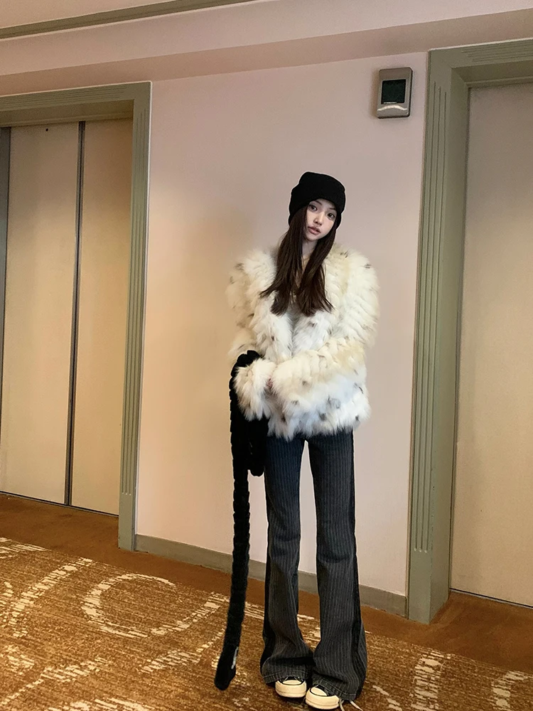 バレルアンクルパンツで同窓会をどう乗り越える？深灰色のフレアデニムパンツが解決するリアルな悩み