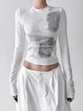 美しいデザインのラウンドネック長袖Tシャツ【スリムフィット・プリント・女性用・ショート丈】