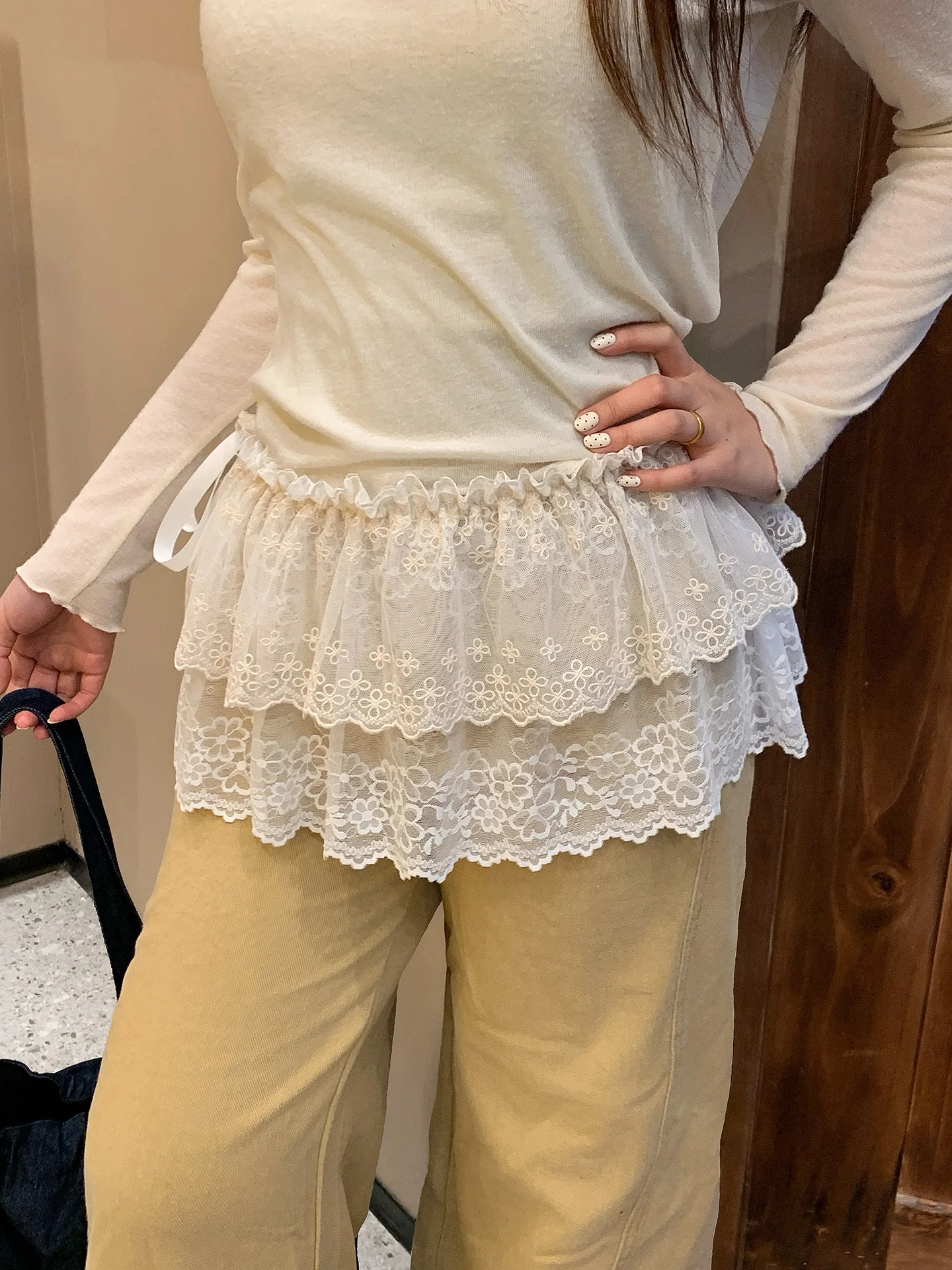 バレエ風 フリルカラー半身スカート：韓式レースデザインの細見え効果と重ね着対応を徹底解説