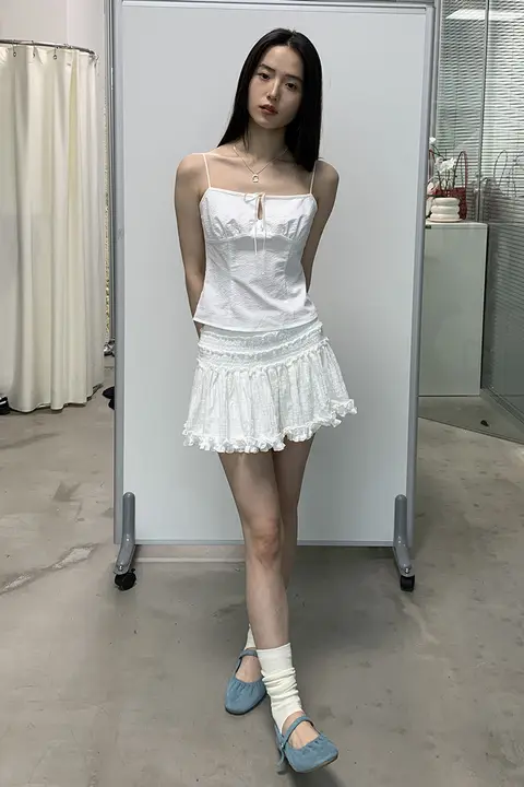 白色のドローストリングキャミソール【フリースタイル・スリムフィット・女性用】