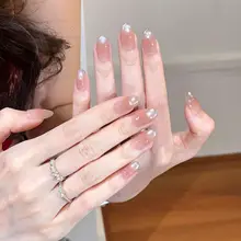 透明感のあるボルドー色リボン付きフレンチドット猫目デザインのネイルチップ【ハンドメイド・花嫁向け・美白効果】