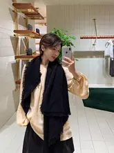 エレガントなシルクブラウス【緩やかなシルエット・ランタンスリーブ・幾何学模様】