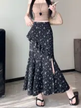 不規則フリル付きフラワープリントシフォンマキシスカート【女性用・夏用・スリット入り・エレガントなドレープ感】