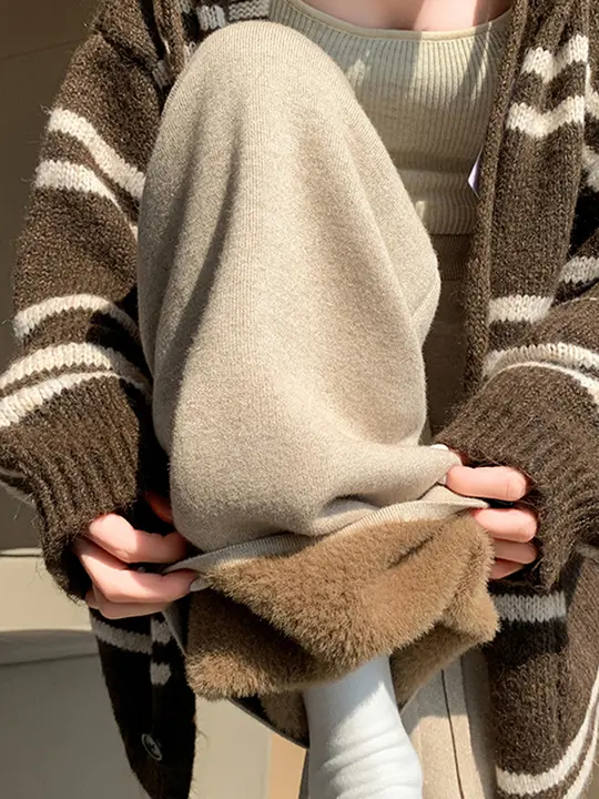加毛の極上の柔らかさのニットワイドパンツ【冬用・・ロング丈】（セットアップ対応）