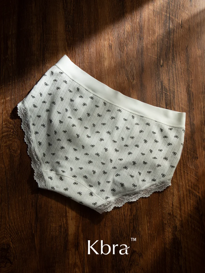 レースパッチワークのコットンパンティ【抗菌・三角型・レディース】