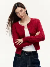 ワインレッドニットカーディガン【麻花デザイン・フィット感のある短丈・秋用】