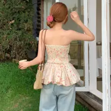 花柄フリル付きベアトップブラウス【夏用・フィット感・甘美なデザイン】