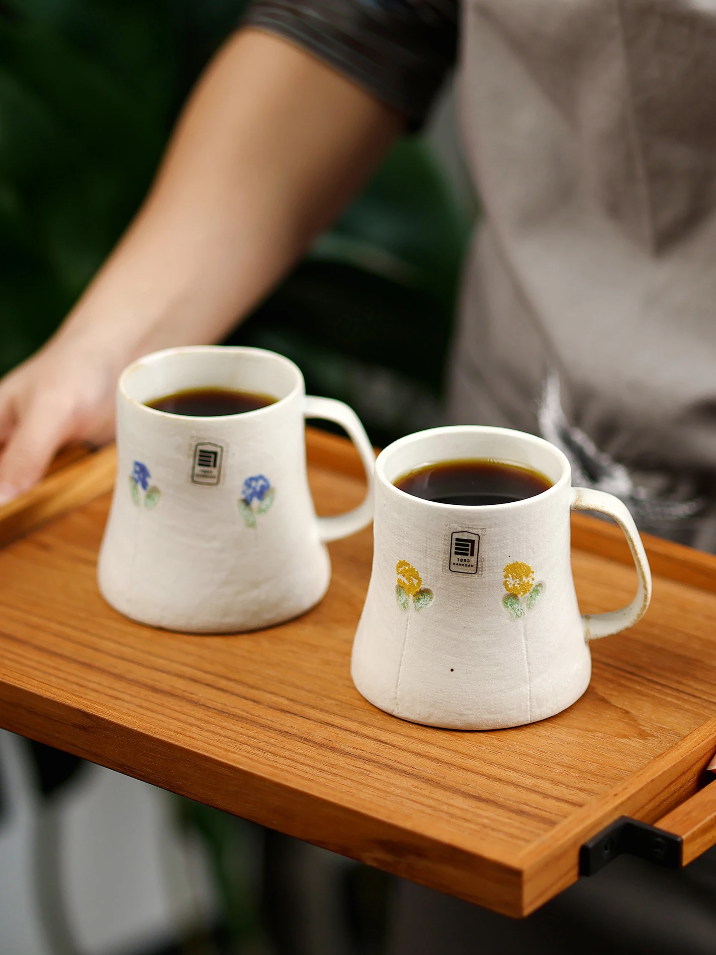 美濃焼千日草マグカップ：陶器製花柄が持つ実用性と耐久性の評価
