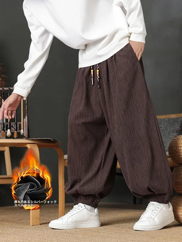 ハーフパンツと靴下を組み合わせるとき、どうやって着るの？