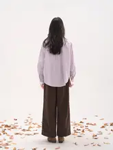 自然美を感じる！ストライプデザインの長袖シャツ【レディース・春秋用・襟付き】